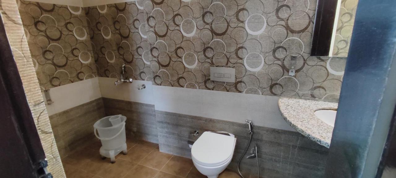 אפרטהוטל Seven Hills Shimla By Him Haults Hospitality מראה חיצוני תמונה