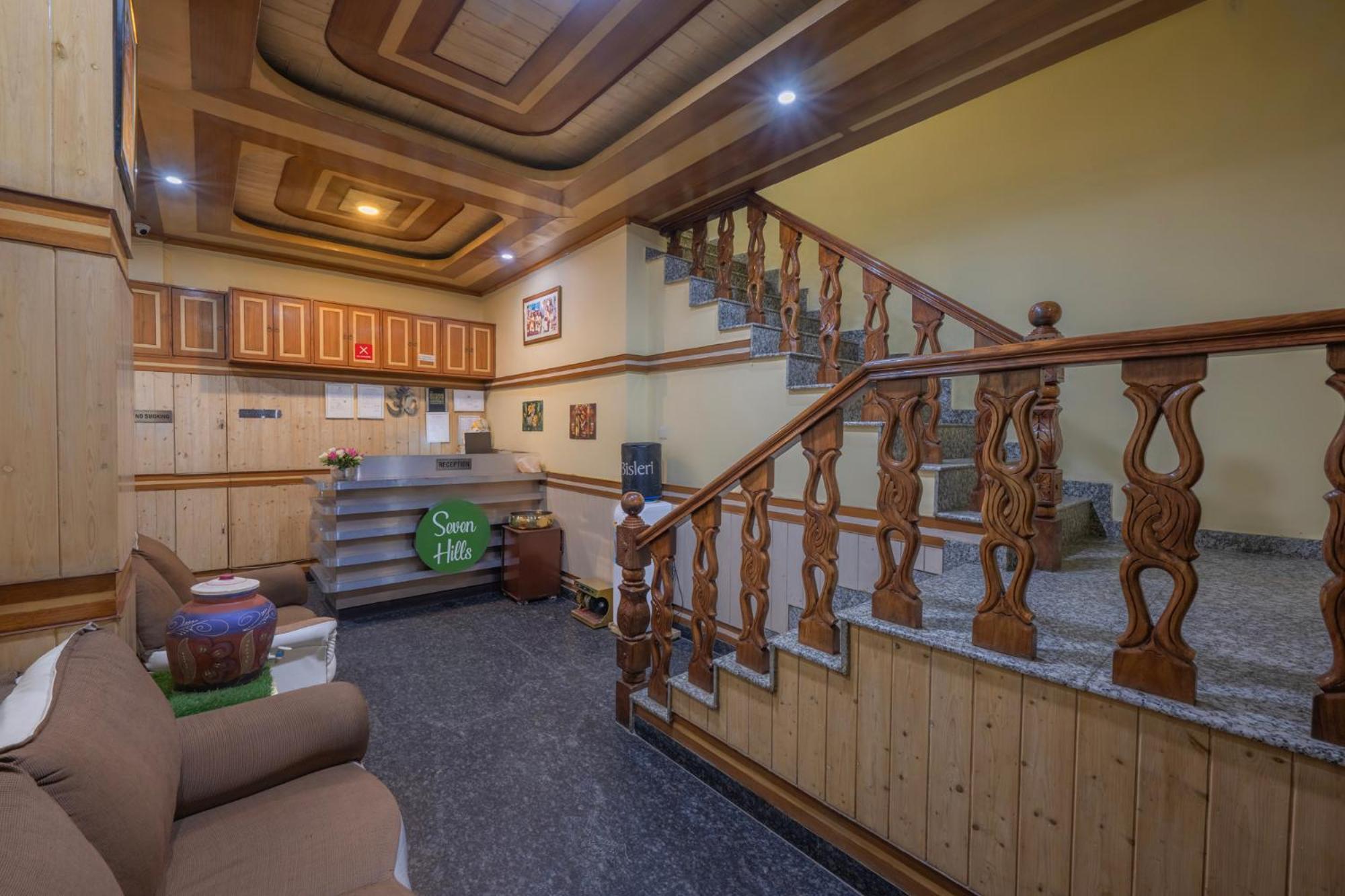 אפרטהוטל Seven Hills Shimla By Him Haults Hospitality מראה חיצוני תמונה