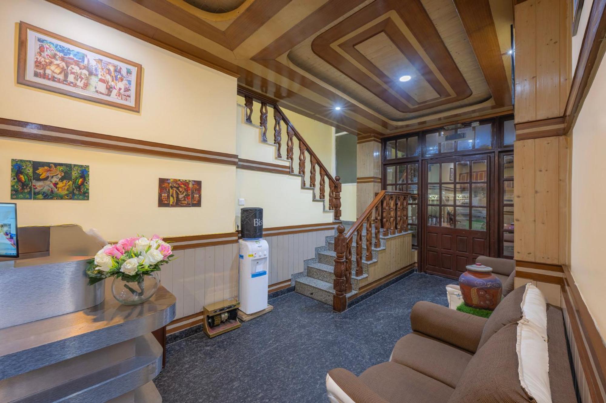אפרטהוטל Seven Hills Shimla By Him Haults Hospitality מראה חיצוני תמונה