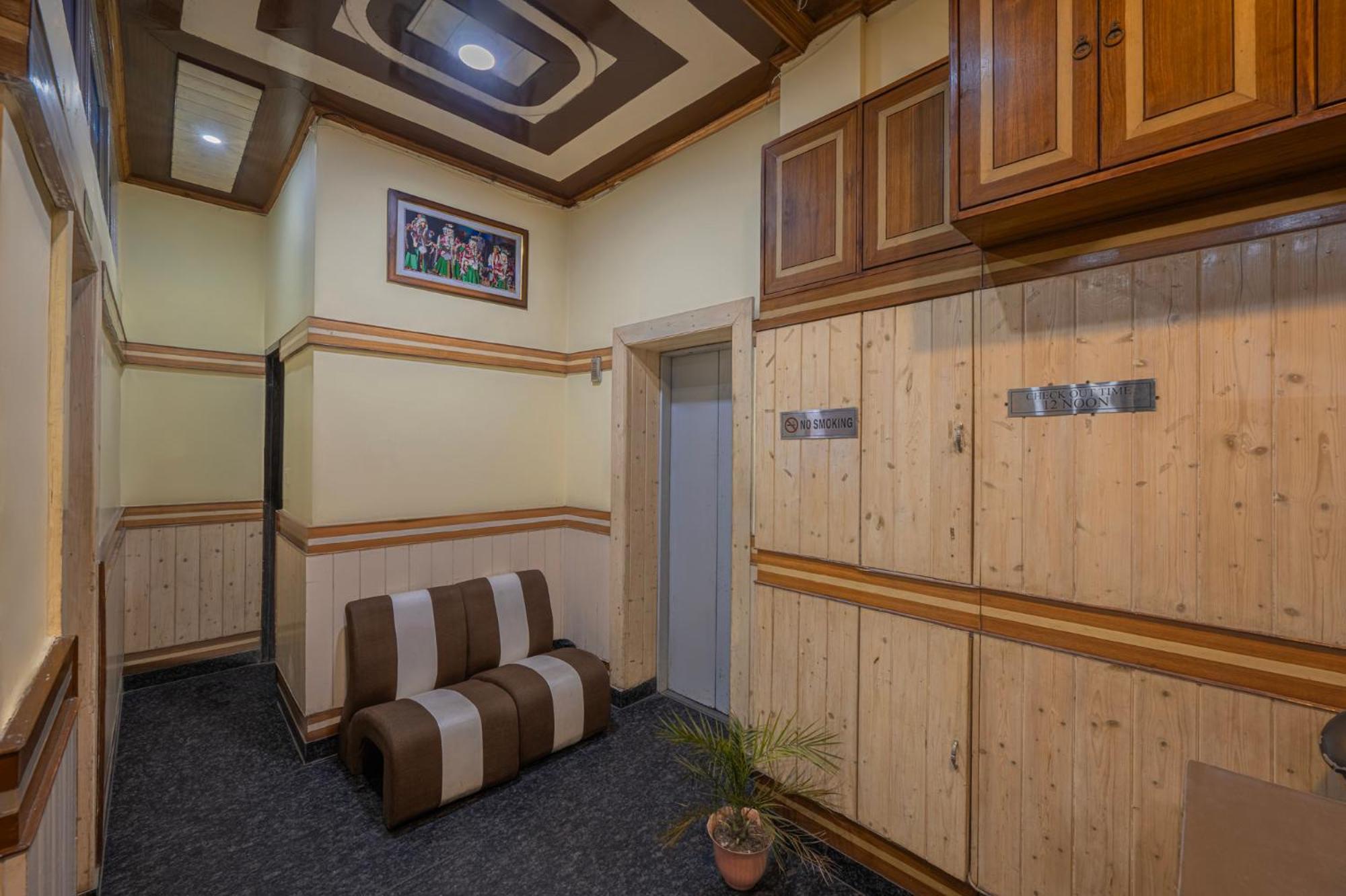 אפרטהוטל Seven Hills Shimla By Him Haults Hospitality מראה חיצוני תמונה
